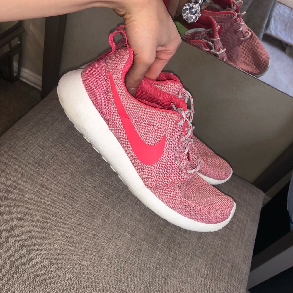 Nike Roshes! Good condition